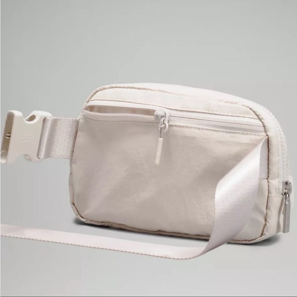 *Last1*NWT Lululemon Everywhere Belt Bag - White - Picture 12 of 13